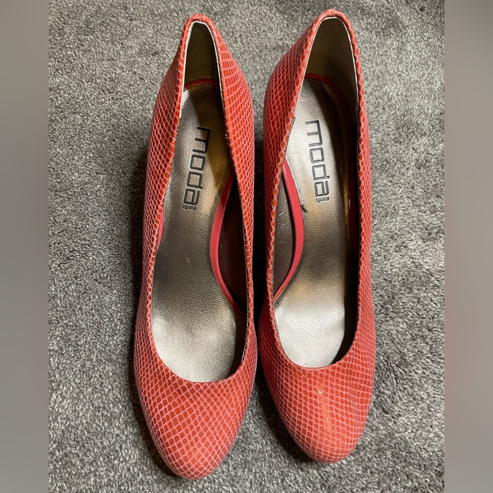 Moda Spana Snakeskin heels